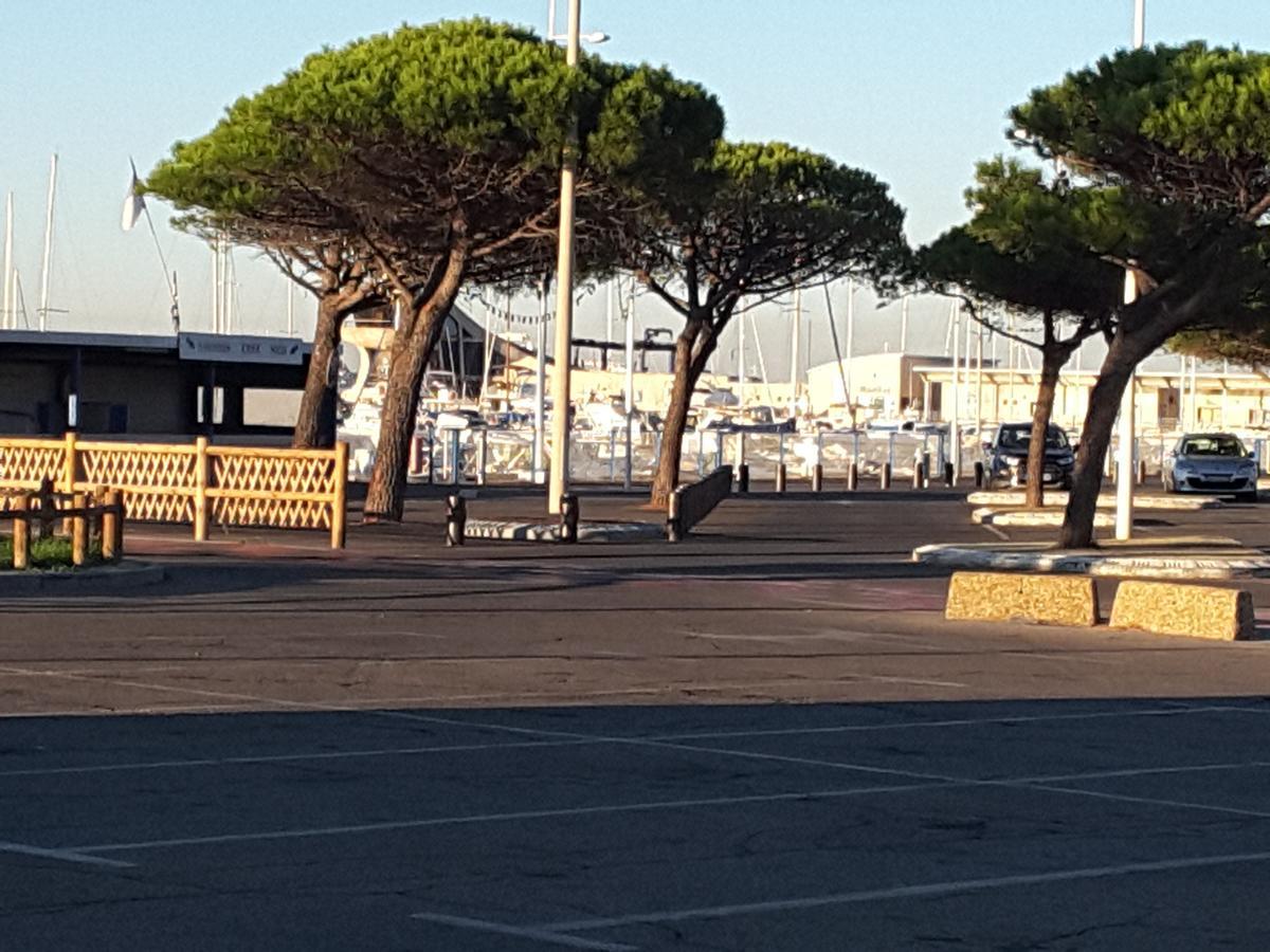Hotel Restaurant Calypso Fos-sur-Mer Exterior foto